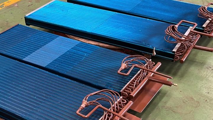 direct expansion coil HVAC dengan lapisan blue fin anti korosi